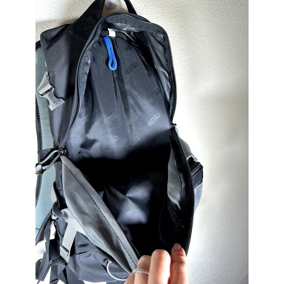 CamelBak H.A.W.G. Hydration Daypack w/ Bladder Gray/Black Waist & Chest Straps - Picture 11 of 16